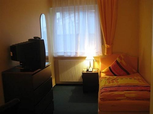 Stadthotel-Garni Нойвиед Екстериор снимка