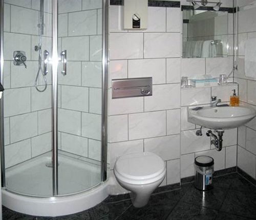 Stadthotel-Garni Нойвиед Екстериор снимка