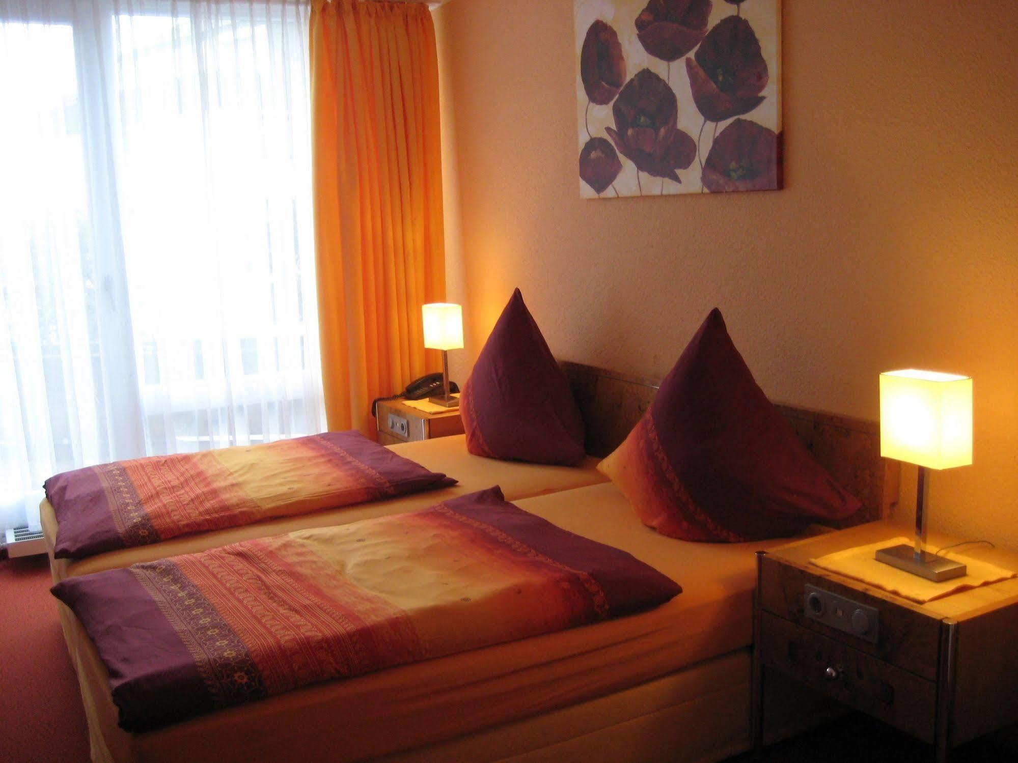 Stadthotel-Garni Нойвиед Екстериор снимка