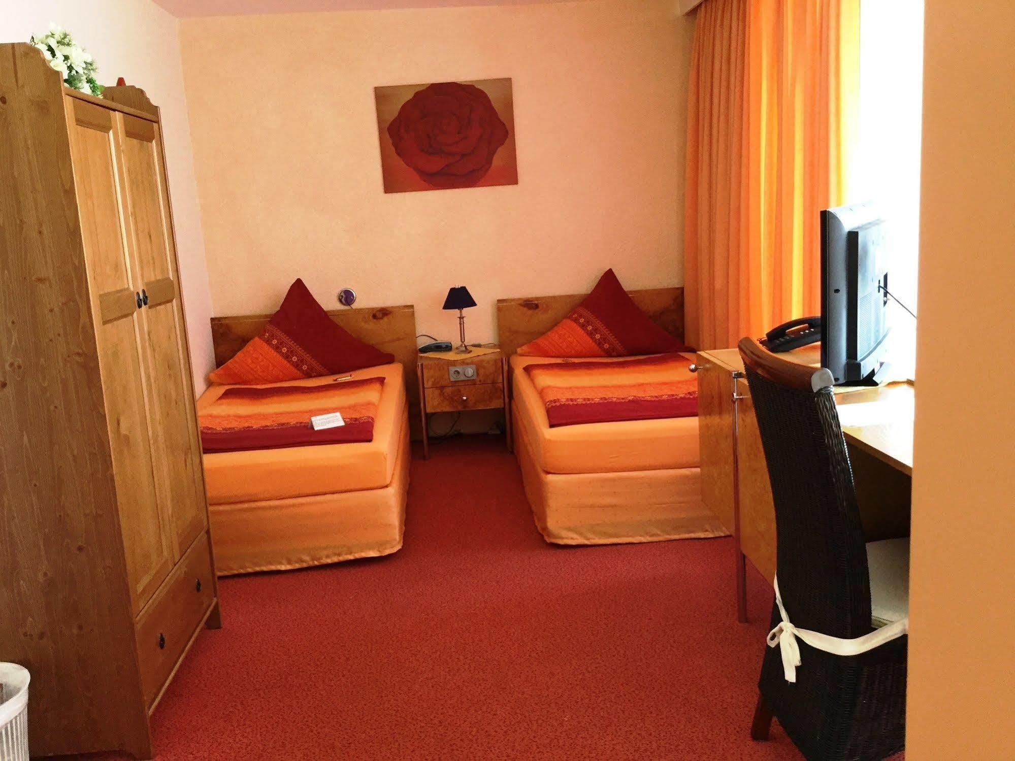 Stadthotel-Garni Нойвиед Екстериор снимка