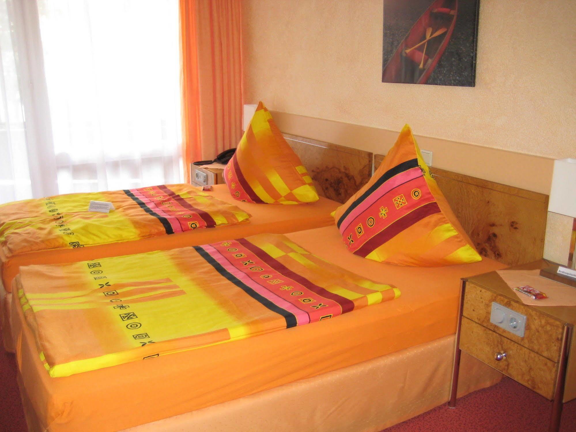 Stadthotel-Garni Нойвиед Екстериор снимка