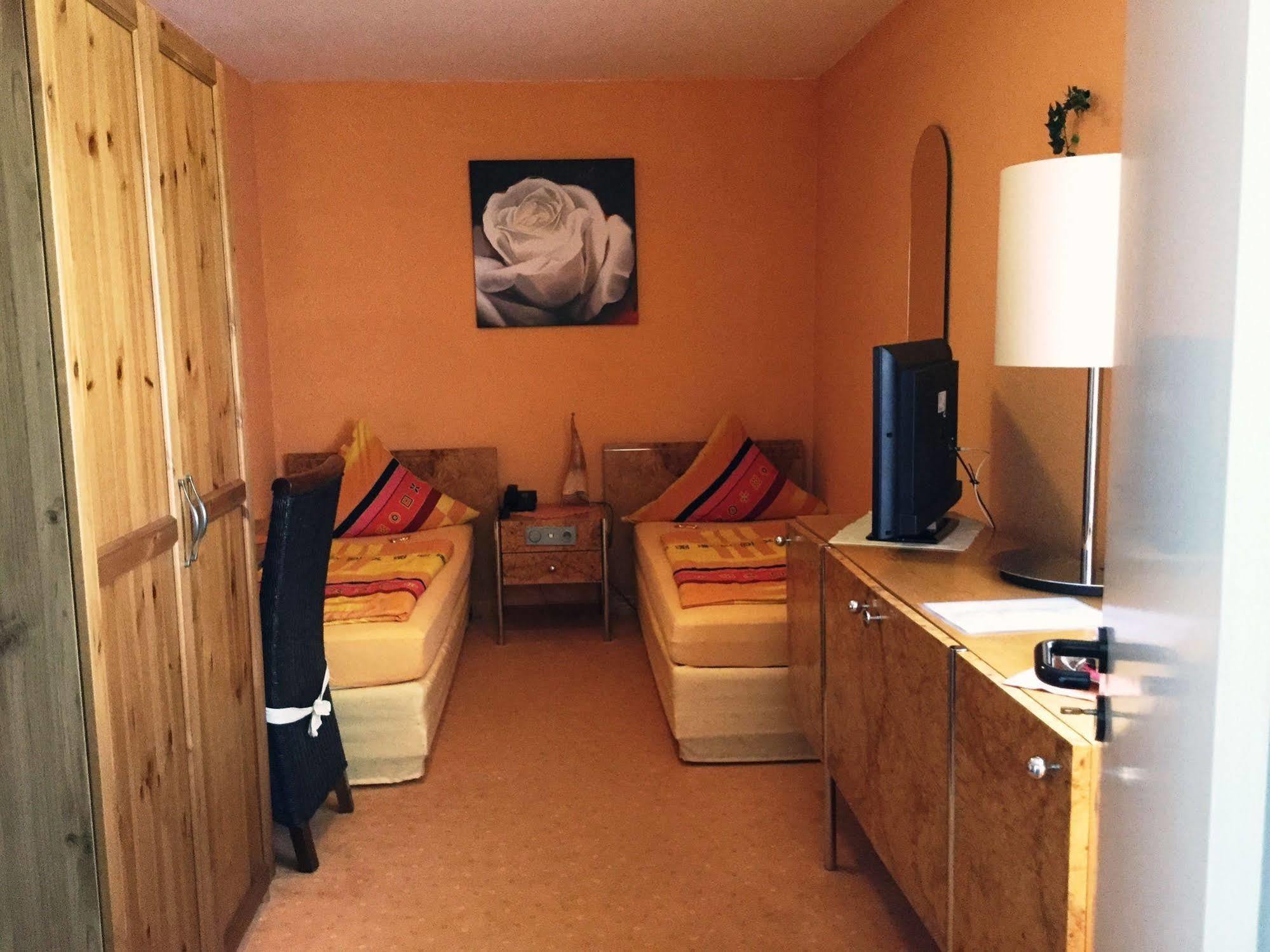 Stadthotel-Garni Нойвиед Екстериор снимка