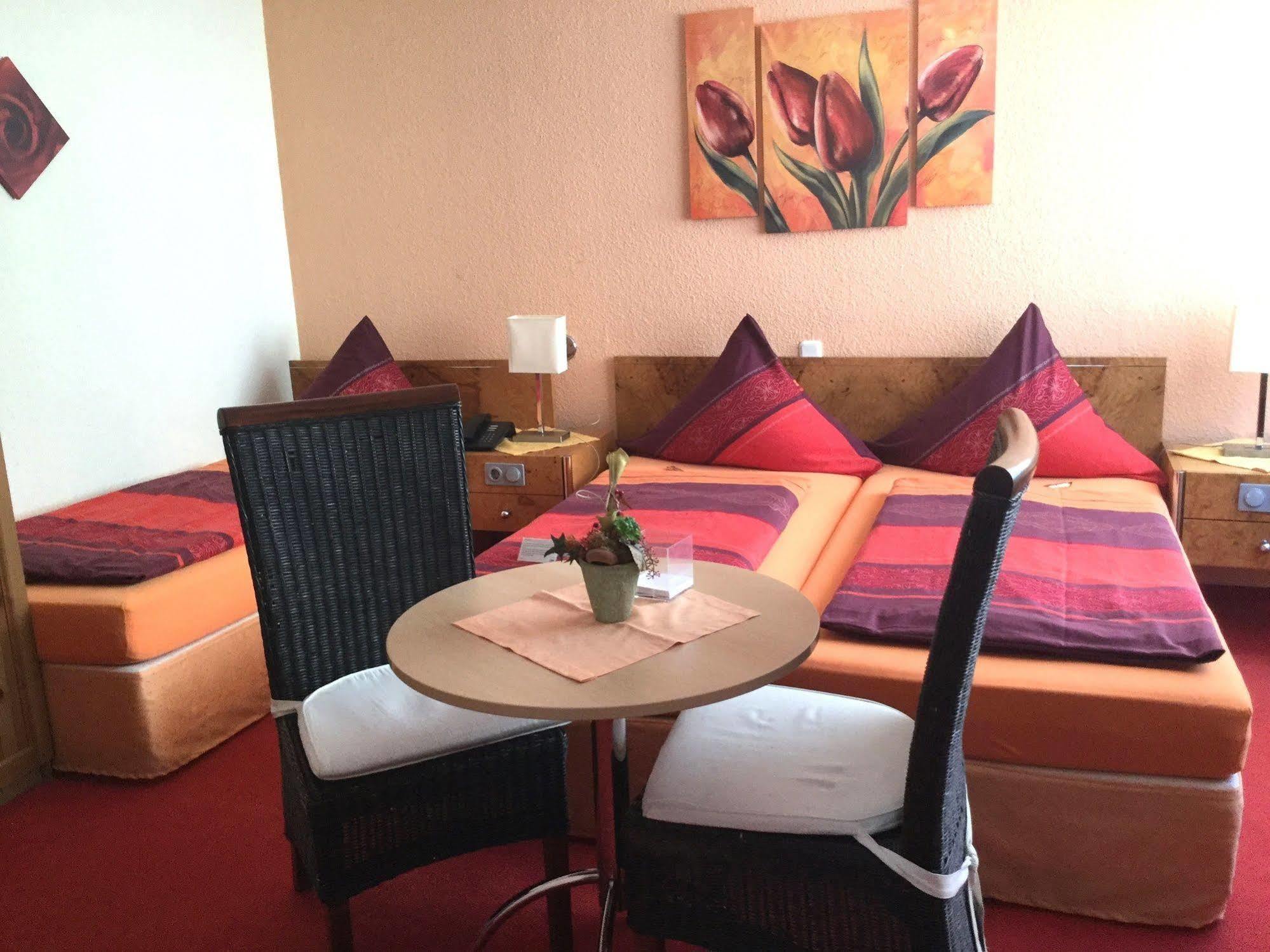 Stadthotel-Garni Нойвиед Екстериор снимка